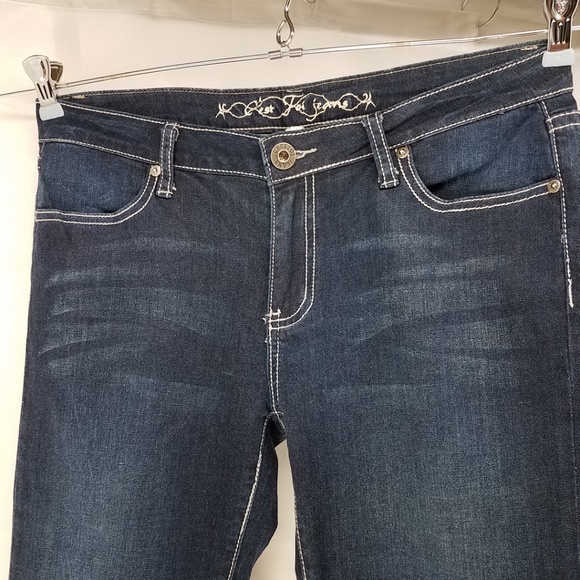 C'ESTTOI WOMEN'S JEANS SZ 13 JEWELED POCKETS - Picture 4 of 8